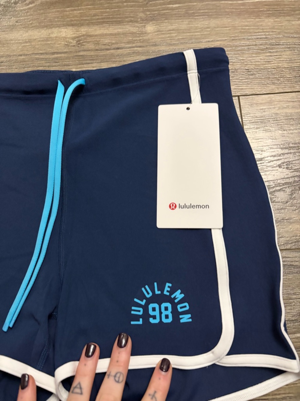 NWT Lululemon Nulu Sporty Trim High-Rise Short *3” (Club Blue/White) Size 8 - Picture 3 of 5